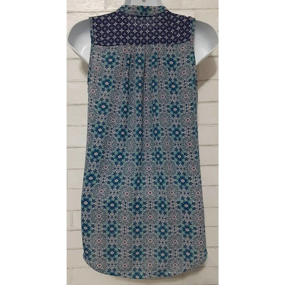Rewind Women's Tunic Blouse Size XS Blue Pink Floral Printed Sleeveless V-Neck - Picture 3 of 5
